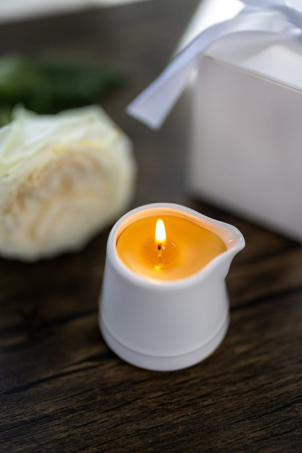 Organic Soy Wax Massage Candle with Essential Oils - Relaxation & Aromatherapy